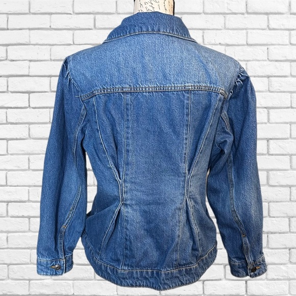 Blue Fitted Jean Jacket with Contrast Stitching - Picture 2 of 6